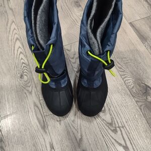 Columbia Blue and Black Winter Boots